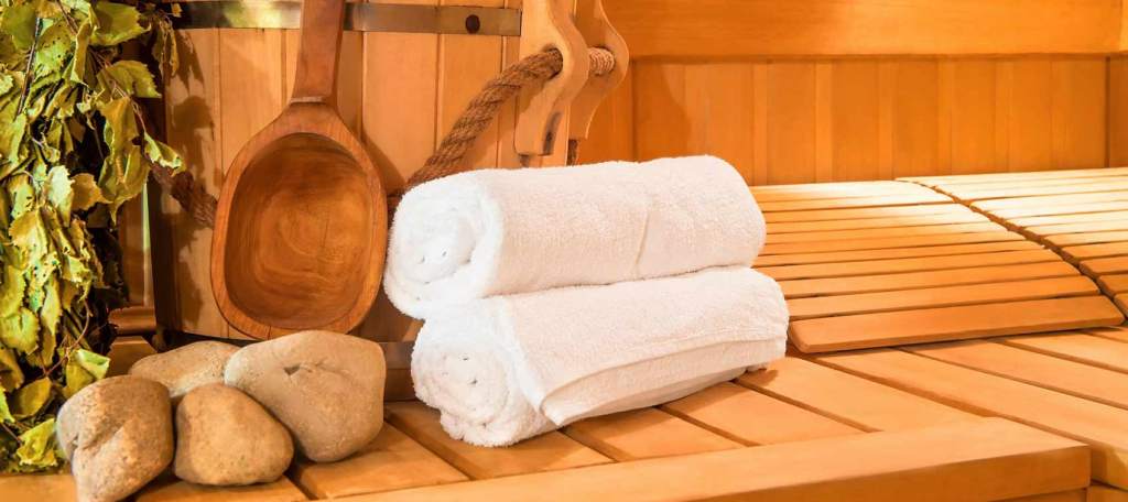 A Guide to Choosing What to Wear While You&nbsp;Sauna